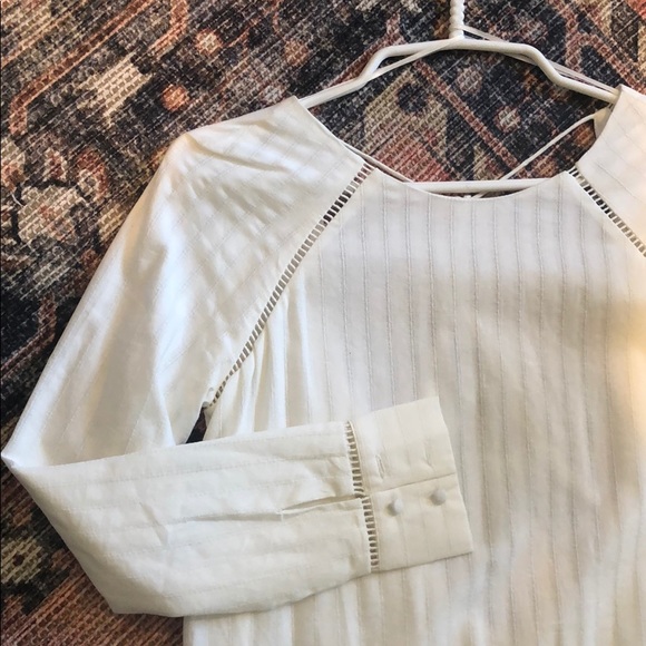 White sundress with open back and sleeves - Picture 2 of 7